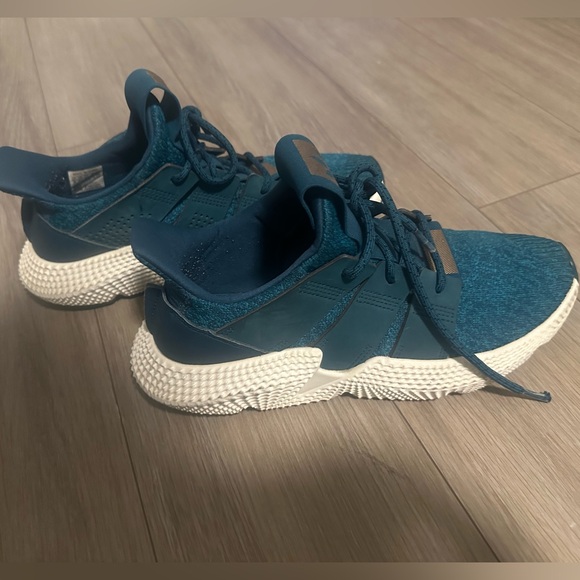 Adidas running shoes - Picture 3 of 4